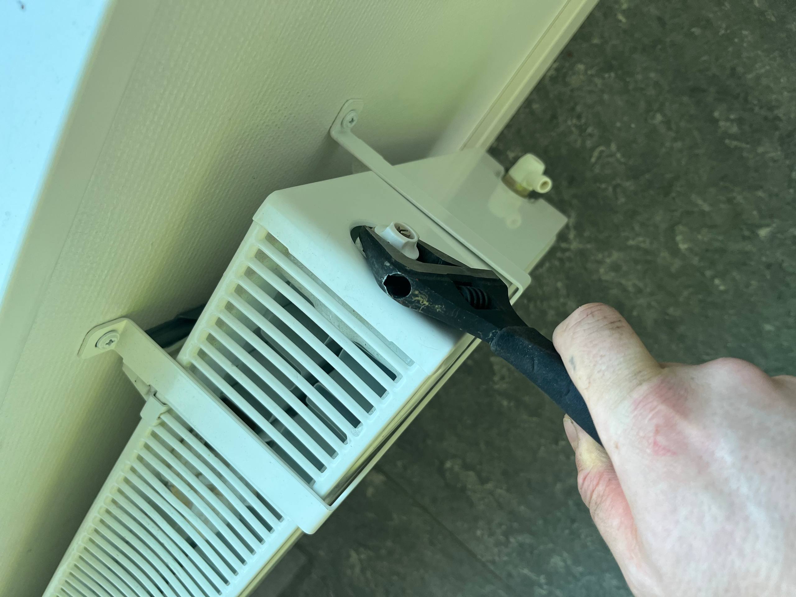 Radiaatori õhuklapi remont Tallinnas - Kütte hooldus